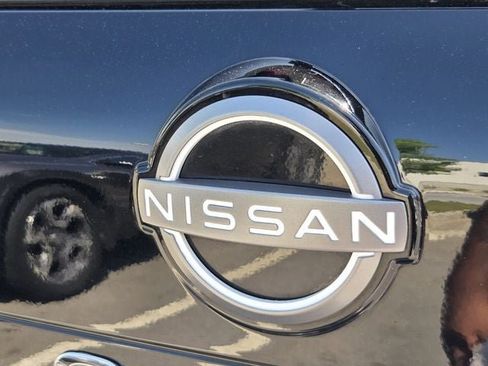 Used 2023 Nissan Rogue SV FWD image 31