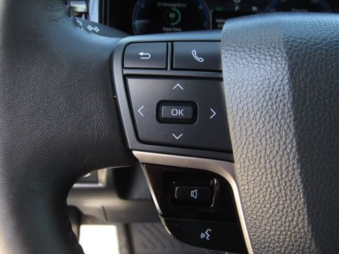 Used 2025 Toyota Camry XSE FWD image 23