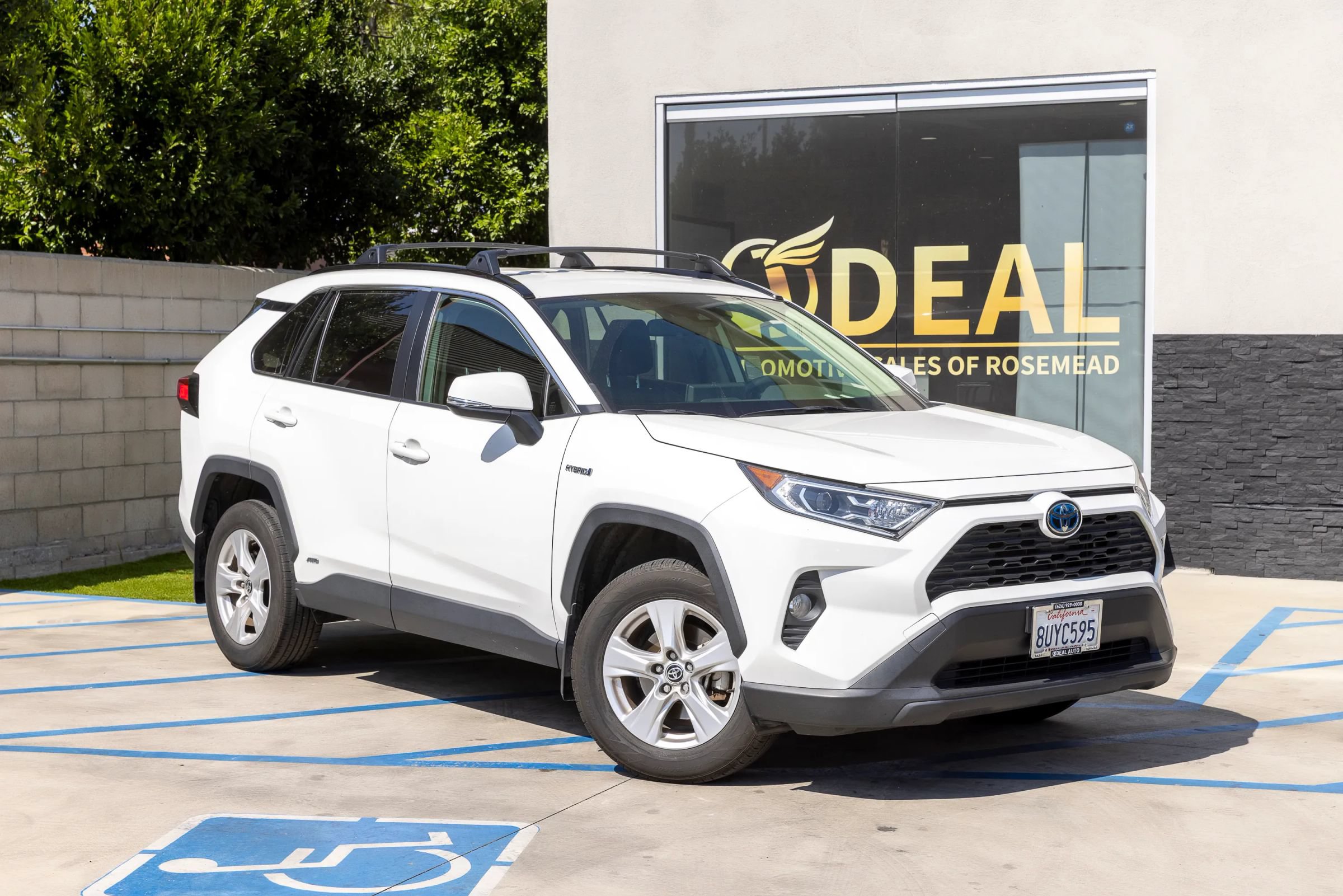 Used 2021 Toyota RAV4 XLE w/ XLE Grade Weather Package AWD/4WD image 2