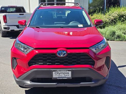 Used 2021 Toyota RAV4 LE AWD/4WD image 2