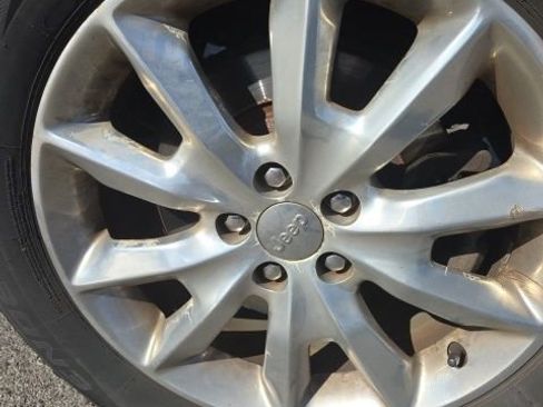 Used 2016 Jeep Cherokee Limited image 17