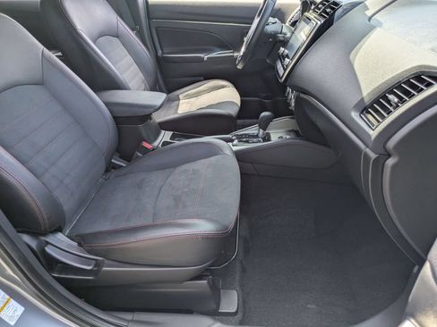 Used 2025 Mitsubishi Outlander Sport SE AWD/4WD image 27