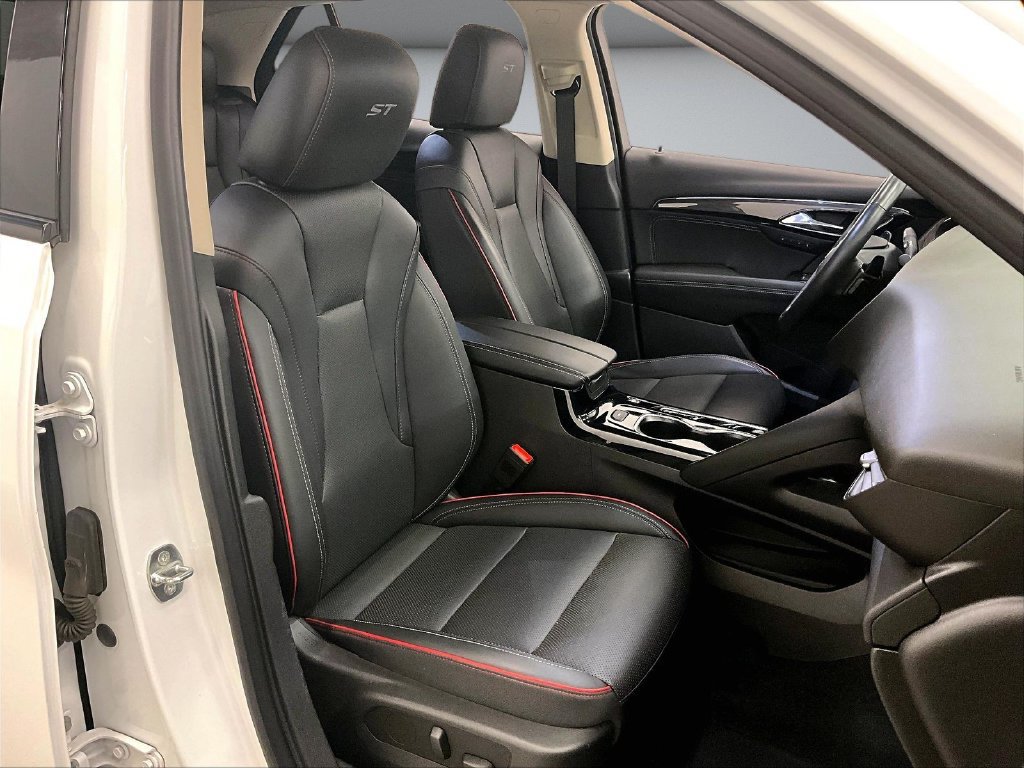 Used 2023 Buick Envision Essence w/ Sport Touring Package AWD/4WD image 28
