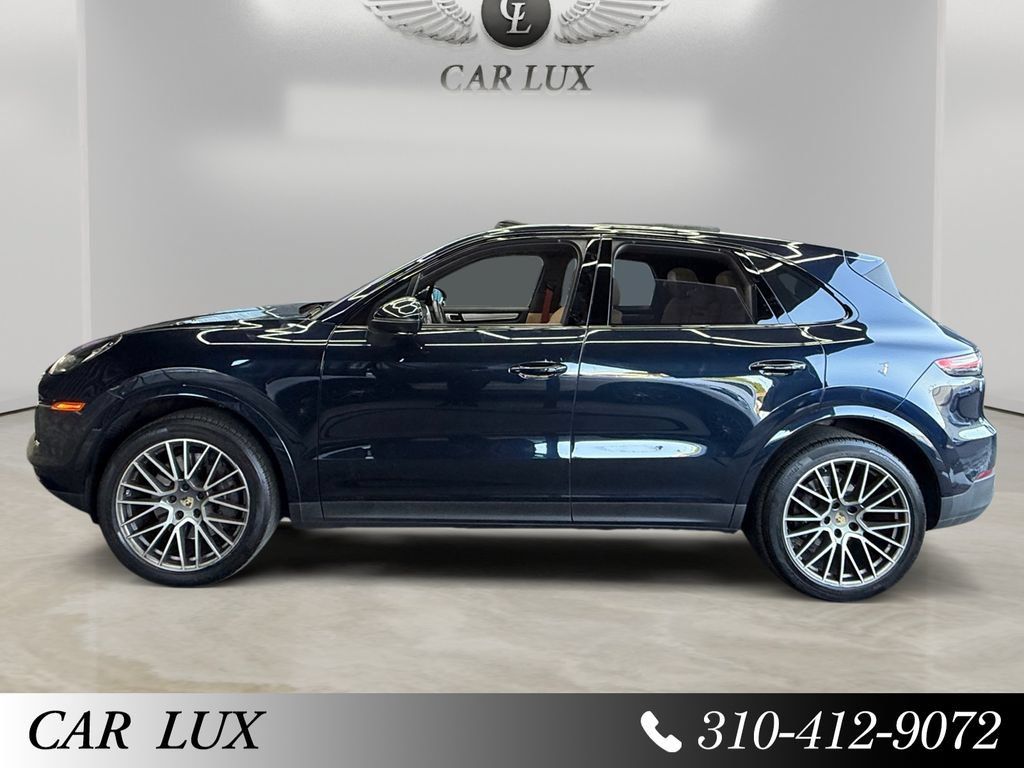 Used 2023 Porsche Cayenne Platinum Edition AWD/4WD image 2