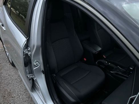 Certified 2025 Toyota Corolla SE w/ SE Package image 15