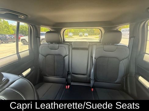 New 2025 Jeep Grand Cherokee Altitude image 33