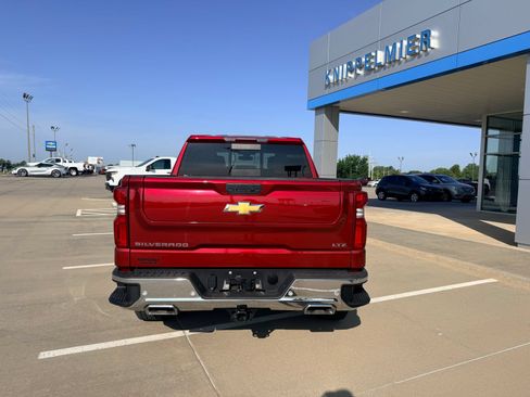 Used 2022 Chevrolet Silverado 1500 LTZ w/ LTZ Premium Package AWD/4WD image 7