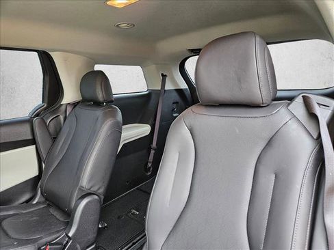 Used 2024 Kia Carnival LX image 20