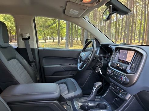 Used 2022 Chevrolet Colorado Z71 AWD/4WD image 22