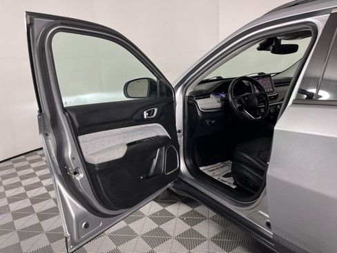 Used 2022 Jeep Compass Latitude AWD/4WD image 14