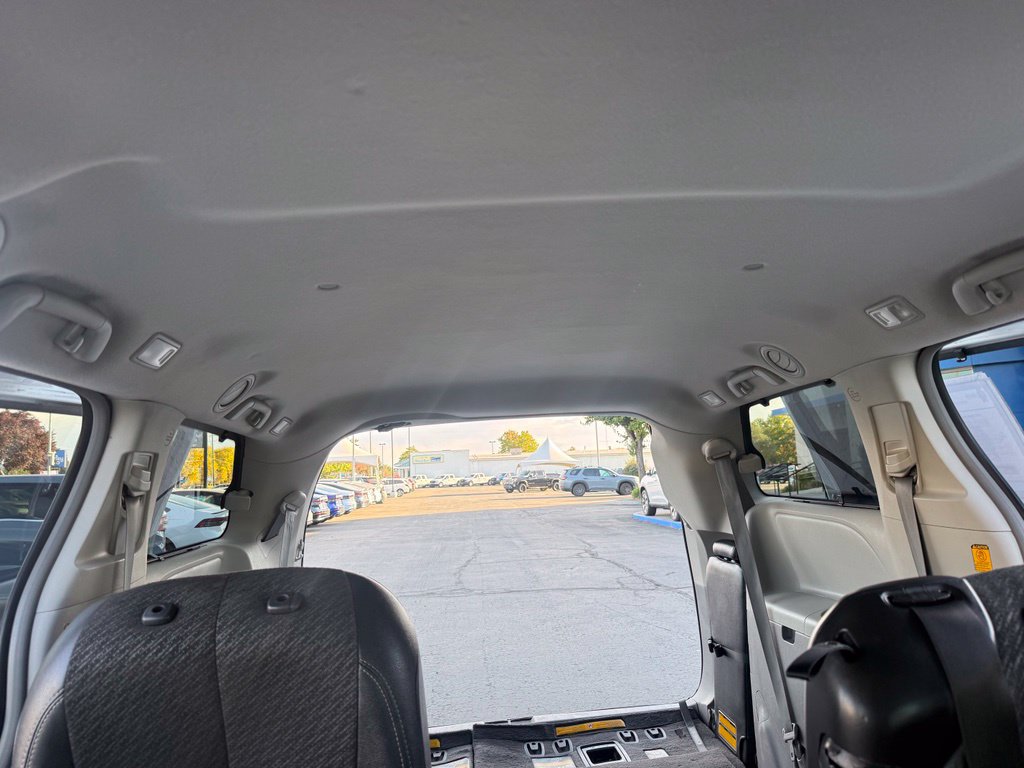 Used 2011 Toyota Sienna SE w/ Preferred Pkg FWD image 27