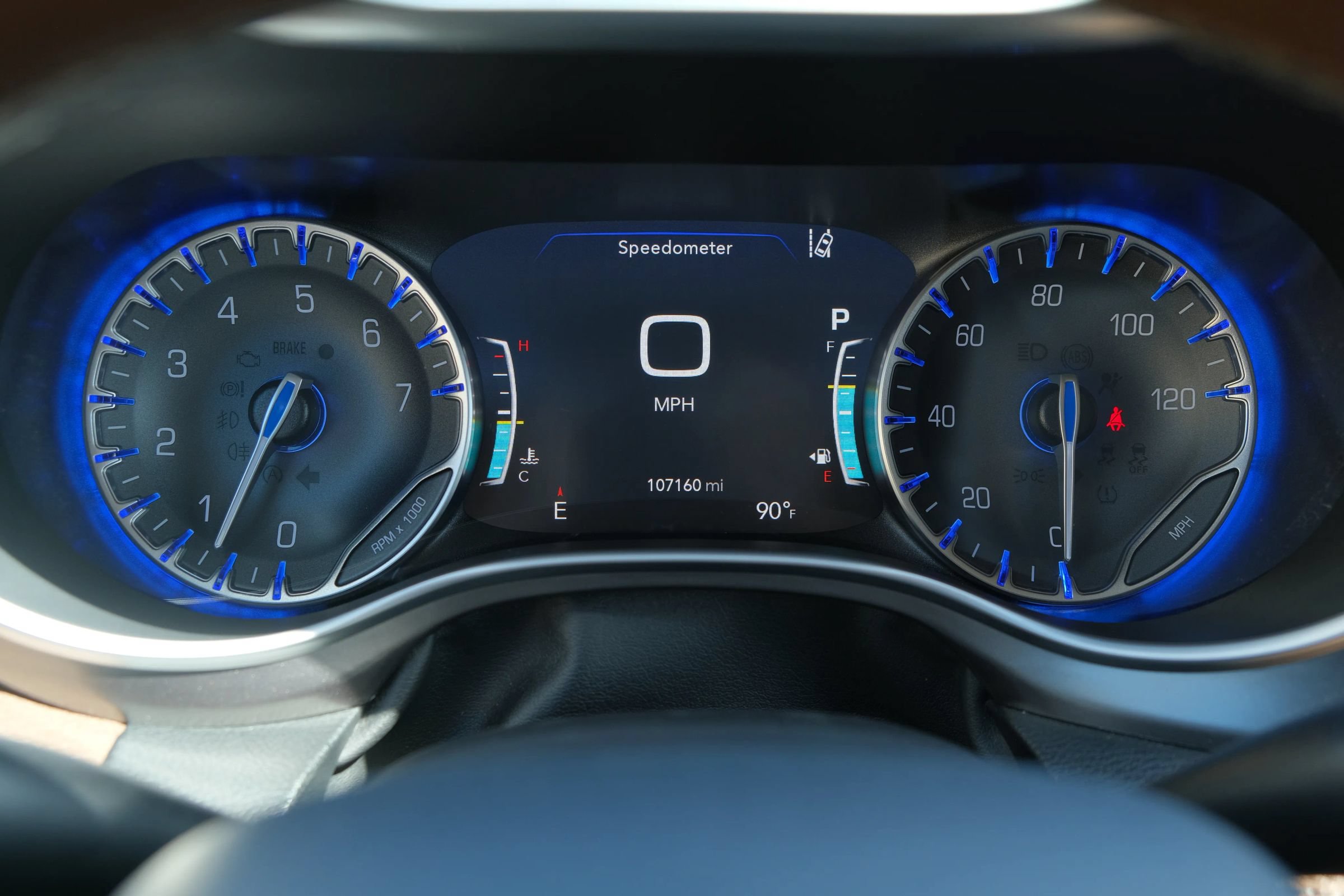 Used 2018 Chrysler Pacifica Limited w/ Tire & Wheel Group FWD image 15