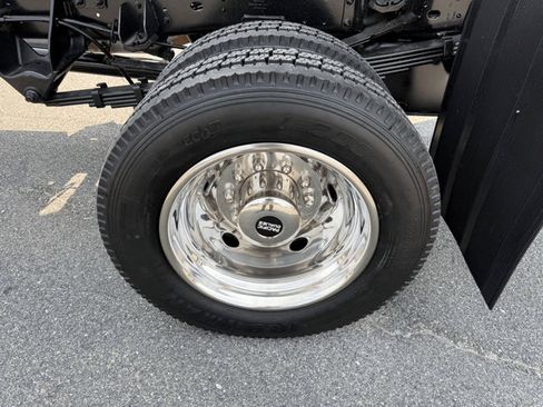 Used 2018 RAM 5500 Tradesman w/ Ambulance Prep Group RWD image 9