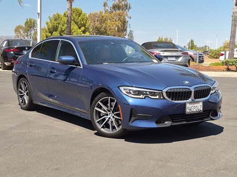 Used 2021 BMW 330i Sedan w/ Convenience Package RWD image 2