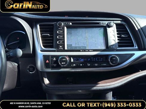 Used 2017 Toyota Highlander Limited Platinum FWD image 24