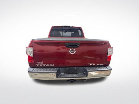 Used 2018 Nissan Titan SV AWD/4WD image 6