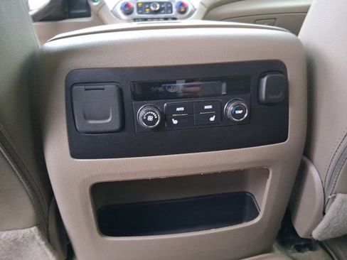 Used 2018 GMC Yukon XL SLT w/ Premium Edition image 25