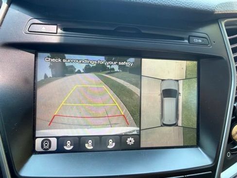 Used 2017 Hyundai Santa Fe Limited FWD image 17