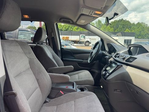 Used 2016 Honda Odyssey EX image 10