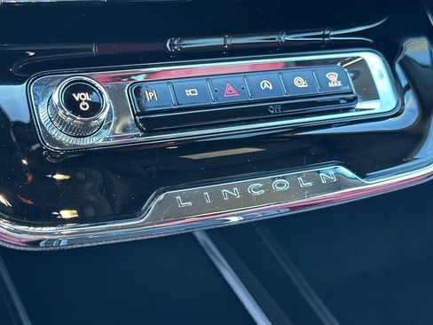 Used 2023 Lincoln Corsair Reserve w/ Jet Appearance Package image 23