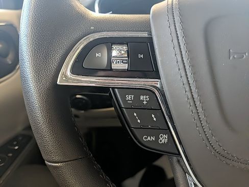 Used 2020 Lincoln Continental w/ Premium Package FWD image 15