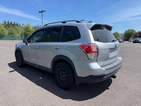Used 2018 Subaru Forester 2.5i Premium AWD/4WD image 5