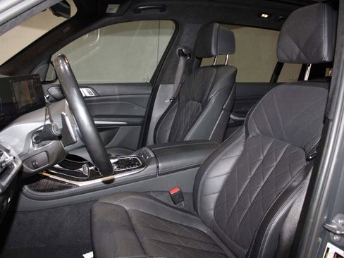 Certified 2023 BMW X7 xDrive40i w/ M Sport Package image 12