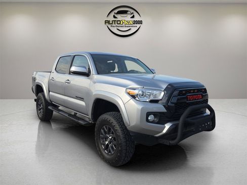 Used 2021 Toyota Tacoma SR5 image 1