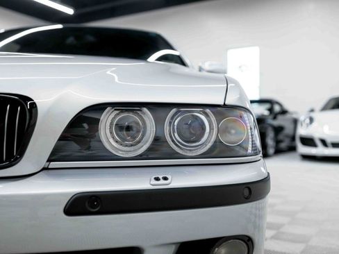 Used 2002 BMW M5 RWD image 16