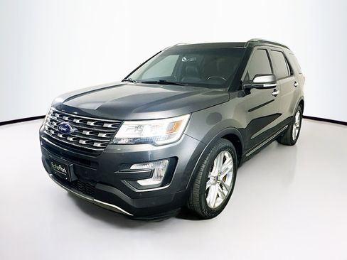 Used 2017 Ford Explorer Limited image 3