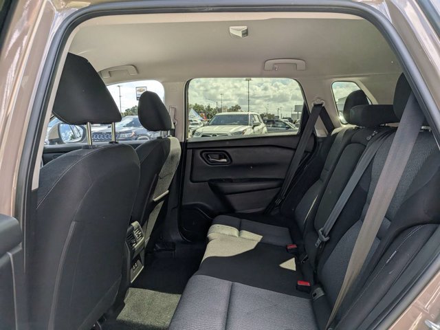 Used 2025 Nissan Rogue SV AWD/4WD image 16
