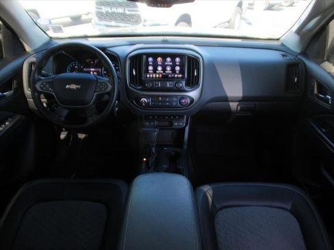 Used 2019 Chevrolet Colorado Z71 w/ Z71 Midnight Edition image 13