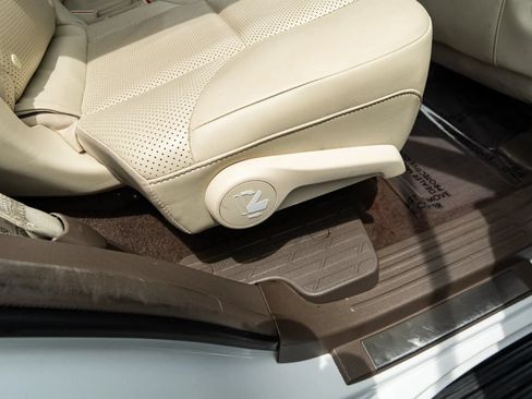 Used 2018 Lexus GX 460 Luxury AWD/4WD image 19