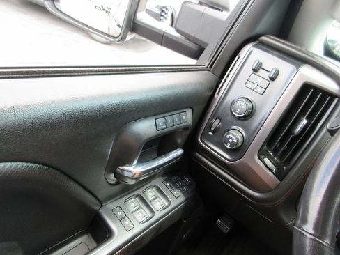 Used 2016 GMC Sierra 2500 SLT w/ Duramax Plus Package AWD/4WD image 28
