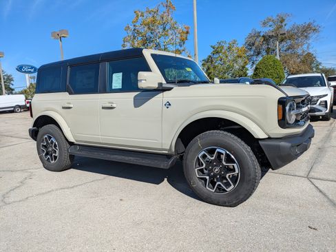 New 2025 Ford Bronco Outer Banks AWD/4WD image 2