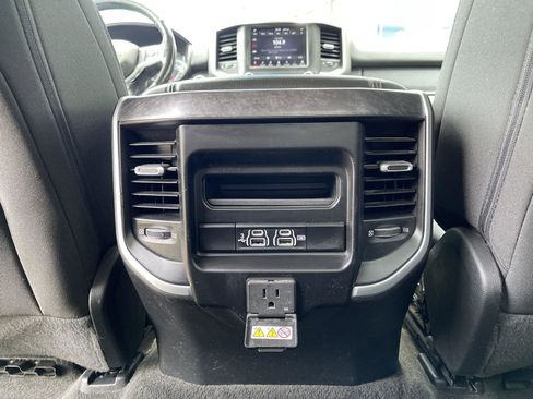 Used 2020 RAM 1500 Big Horn AWD/4WD image 38