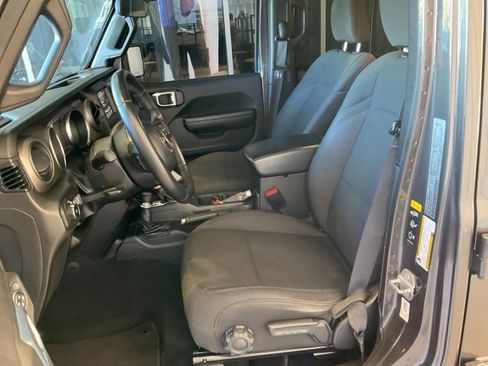 Used 2022 Jeep Wrangler Unlimited Sport image 3