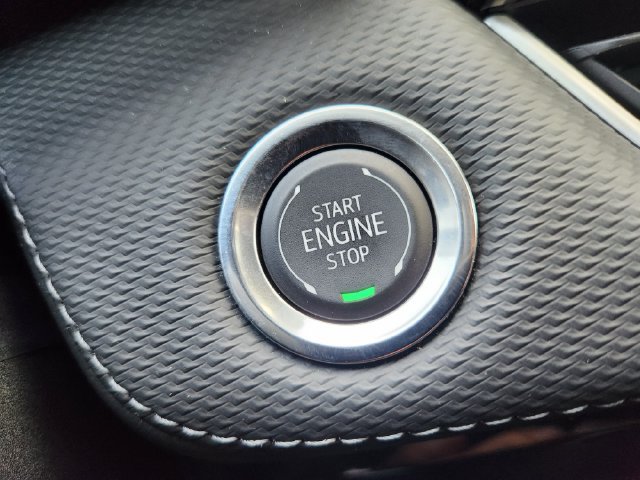 Used 2026 Chevrolet Equinox LT FWD image 8