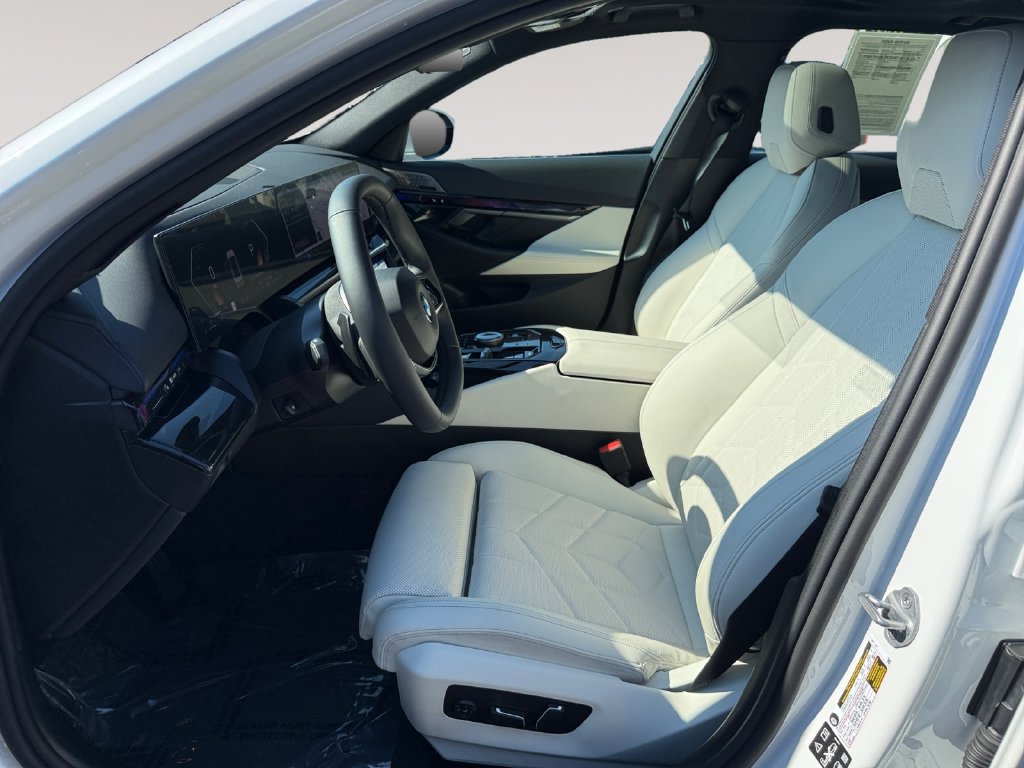 Used 2026 BMW 530i xDrive AWD/4WD image 9
