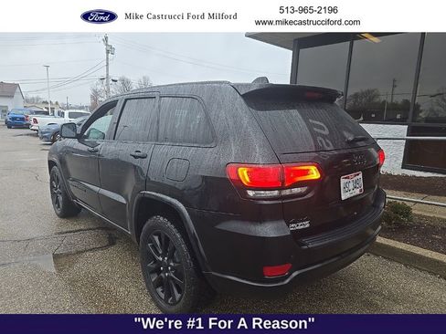 Used 2019 Jeep Grand Cherokee Altitude image 4