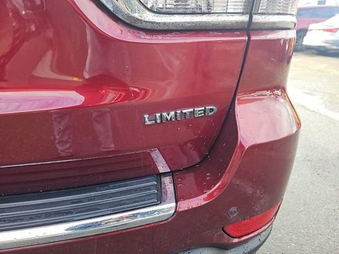 Used 2018 Jeep Grand Cherokee Limited AWD/4WD image 27