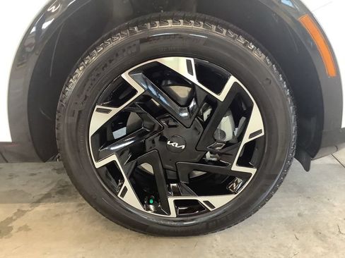 Certified 2024 Kia Sportage SX AWD/4WD image 25