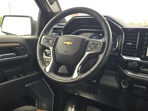 Used 2023 Chevrolet Silverado 1500 High Country w/ High Country Premium Package image 40