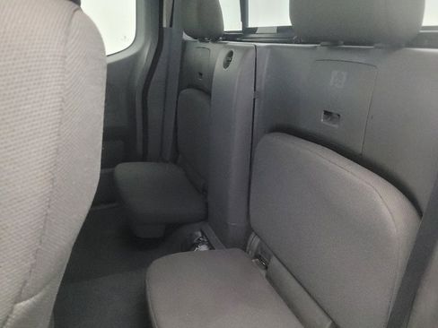 Used 2019 Nissan Frontier SV AWD/4WD image 18