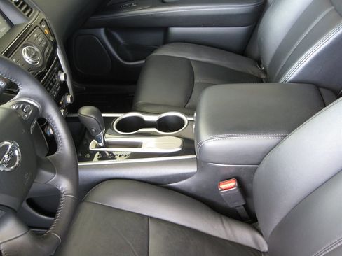 Used 2020 Nissan Pathfinder SV w/ Cargo Package FWD image 23