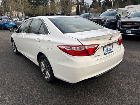 Used 2017 Toyota Camry SE image 7