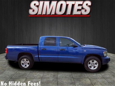 Used 2011 Dodge Dakota Big Horn image 2