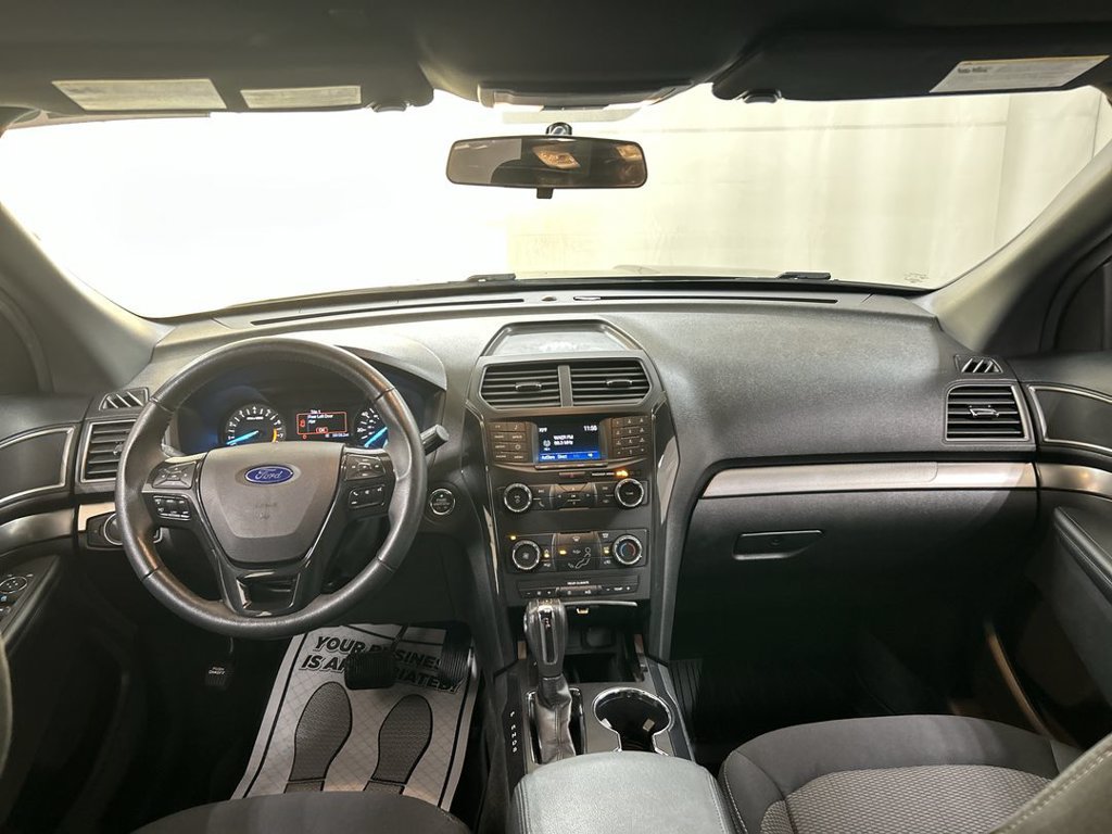 Used 2018 Ford Explorer XLT FWD image 18