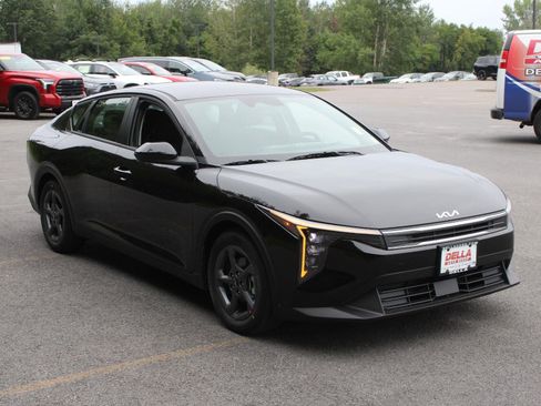 New 2026 Kia K4 FWD image 3