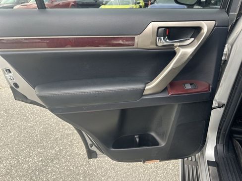 Used 2019 Lexus GX 460 Premium image 31